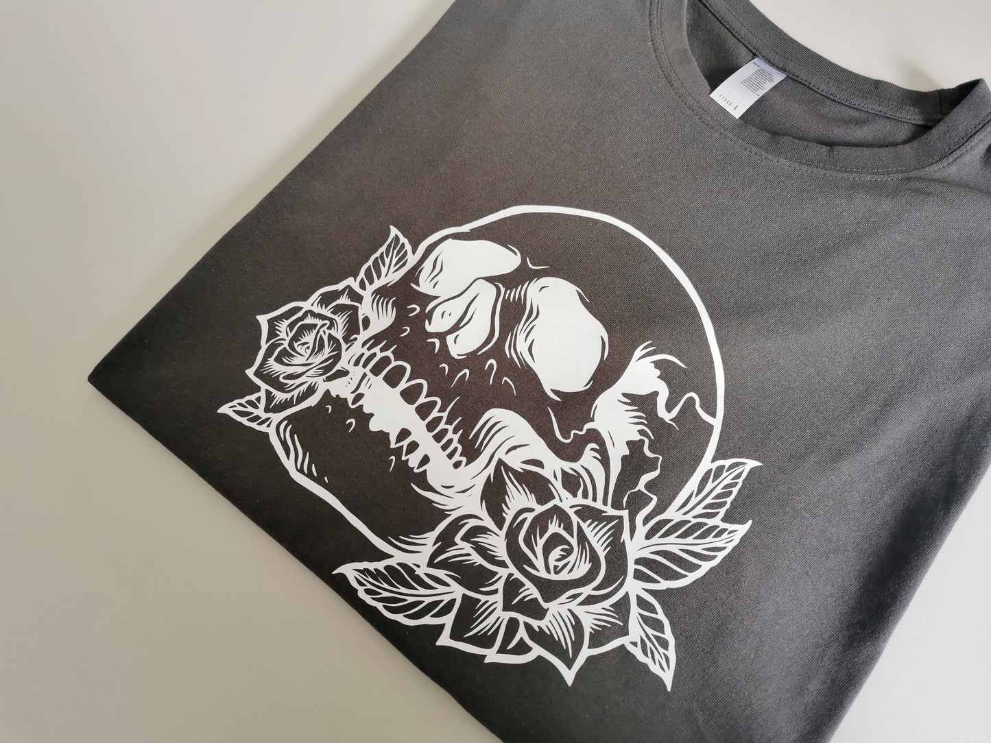 Skull &  Roses Mens T-shirt